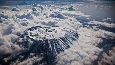 . 2.&nbsp;  .   (http://udivitelno.com/mesta/item/520-vulkan-kilimandjaro)