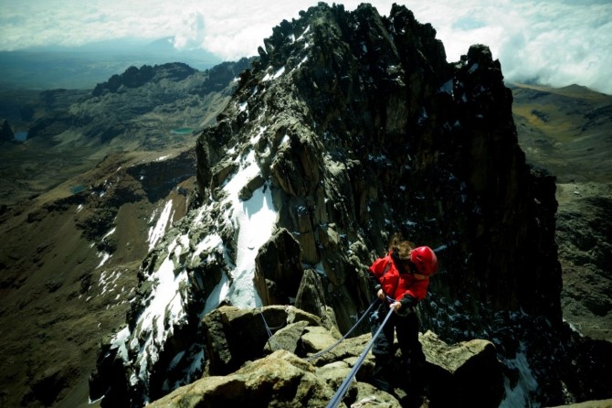 . 9.  .        (http://africa-mountains.ru/kenya/gora-keniya-mount-kenya-5199-metrov)