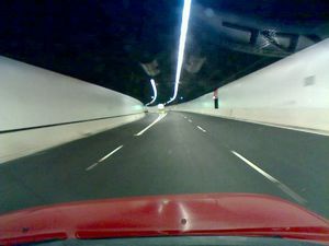 . 3.     - () (https://en.wikipedia.org/wiki/Lane_Cove_Tunnel)