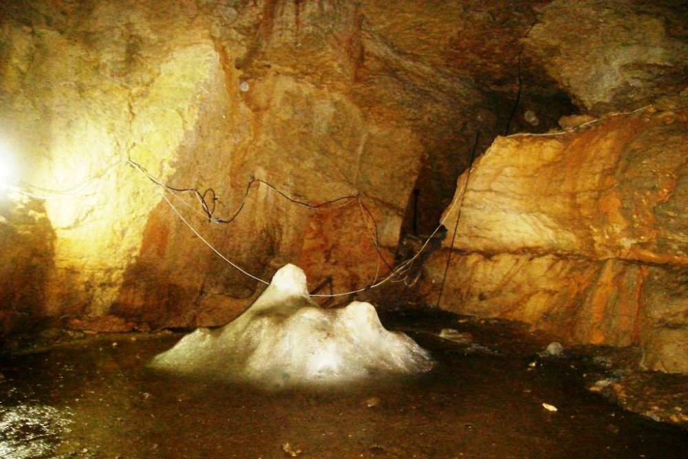 . 9.       &#171;&#187;.     (https://www.7ways.com.ua/docs/about/emine-bair-koba-trehglazka-cave-krym.html)