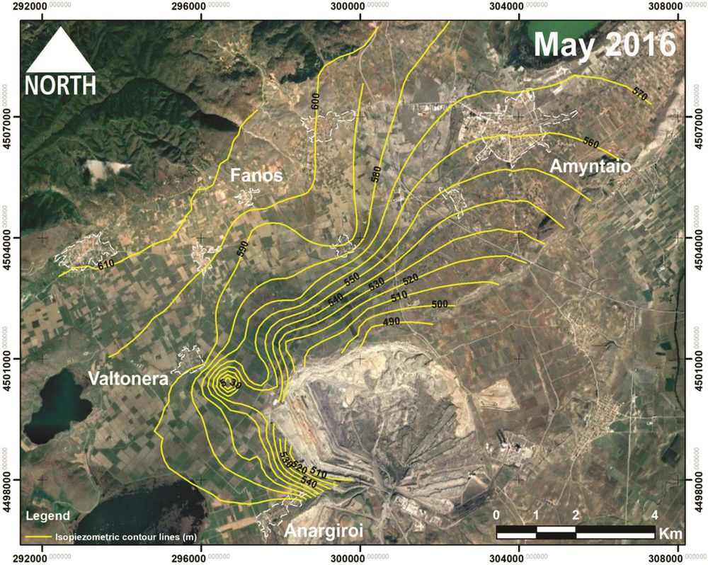 Рис.&nbsp;3. Изолинии пьезометрических уровней&nbsp;(м) по состоянию на май 2016&nbsp;года, нанесенные на спутниковый снимок исследуемой территории желтым цветом&nbsp;[1]
